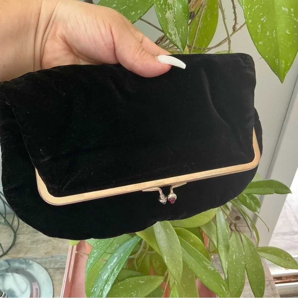 Black Velvet Fold Over Clutch Purse Clasp Red Rein Stone Tips